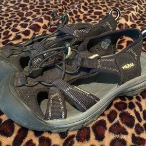 Womens Keen Water Shoes size 7.5 black
